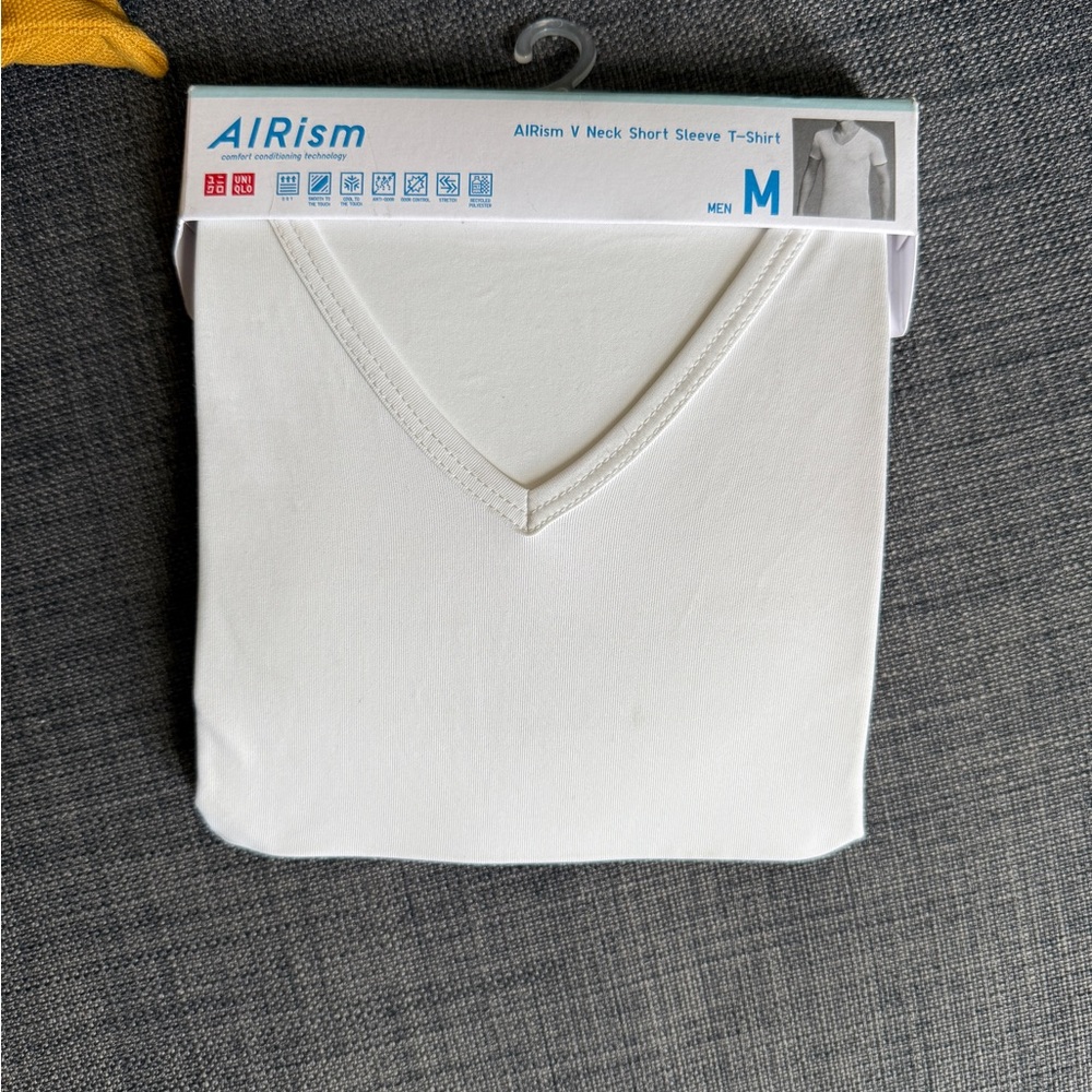 Uniqlo AIRism V Neck Short Sleeve T-Shirt - White